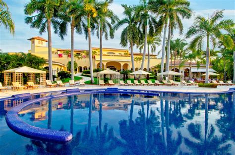 Crown Paradise Golden Resort Puerto Vallarta
