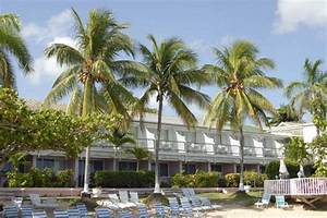 Shaw Park Beach Hotel